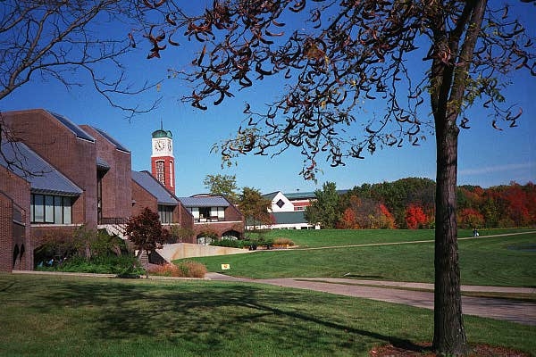 Grand Valley State University (GVSU, GVSU) Academics and Admissions